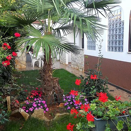 With Parking Space - 7033 Lägenhet *