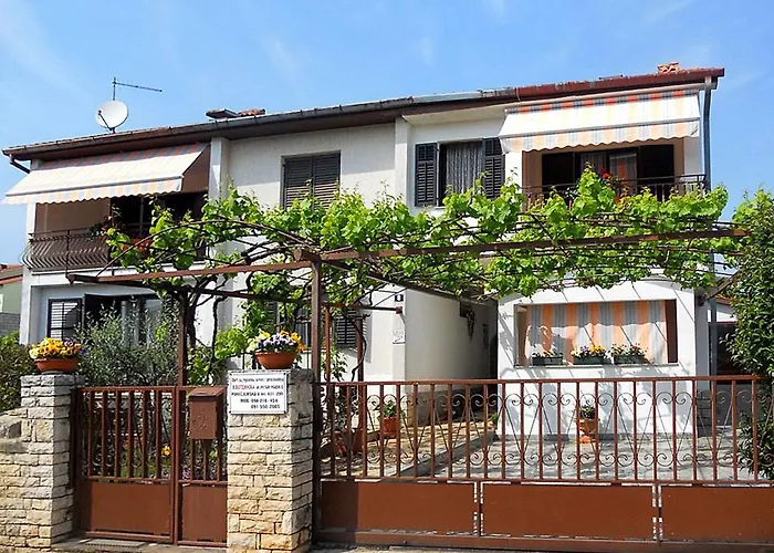 With Parking Space - 7033 Lägenhet Poreč