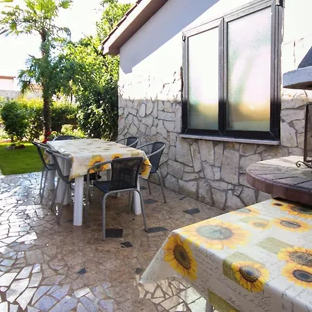 With Parking Space - 7033 Apartman