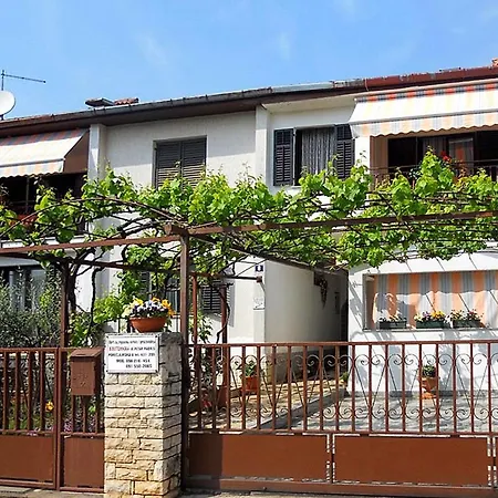 With Parking Space - 7033 Daire Poreč