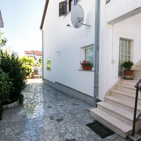 With Parking Space - 7033 公寓